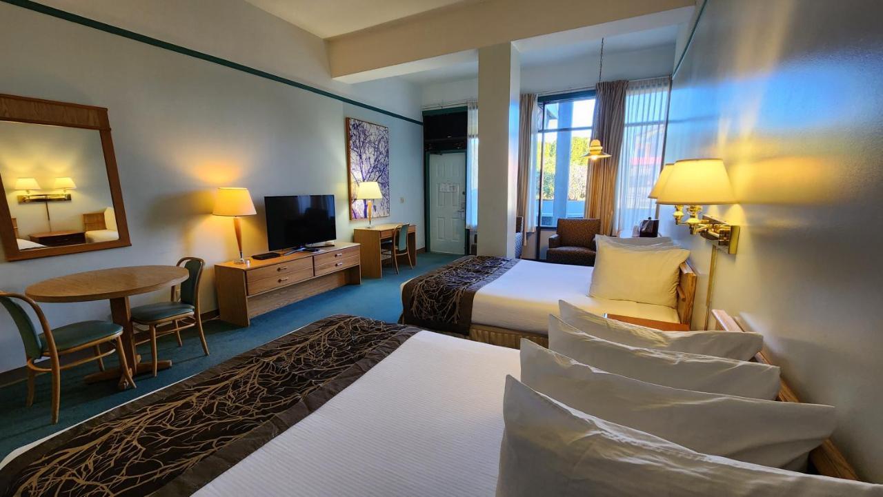 The Cedars Inn Hotel & Convention Centre Gibsons Luaran gambar