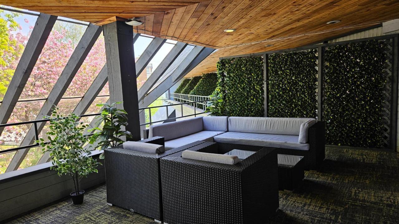 The Cedars Inn Hotel & Convention Centre Gibsons Luaran gambar